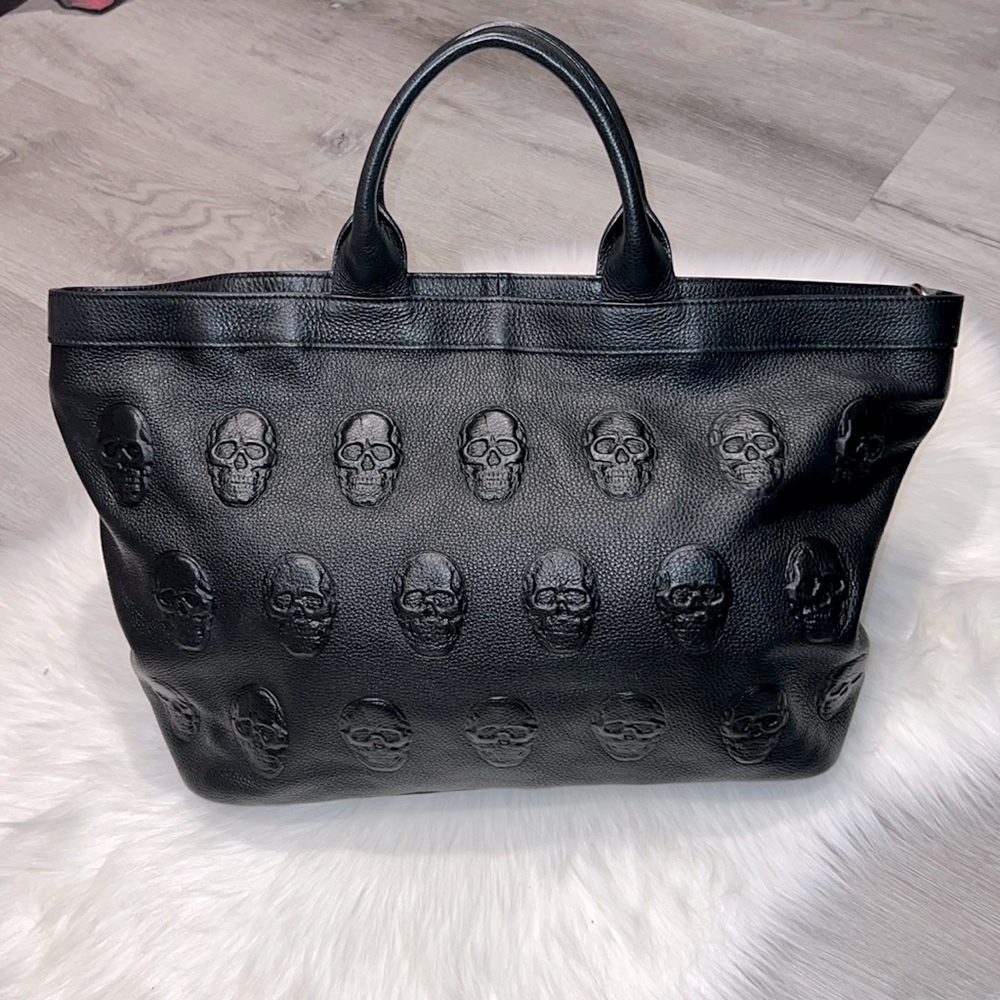Iopelle designer black embossed skull bag! LARGE - Picture 7 of 7